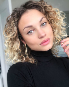 rose_bertram_28432959_2038661109708002_8025519560809512960_n.thumb.jpg.a564ee2322c8470f5245245fe43b196e.jpg