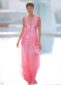 stewart-1994ss-escada7d126edb7944350b848cb06556ec9a12--catalogue-spring-summer.thumb.jpg.a11cb2a1f08028e82c78408f11283f3c.jpg
