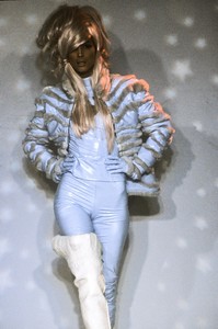 thierry-mugler-fw-1991-3.thumb.jpg.65c0ae897fd17676159f13d8413e03fb.jpg