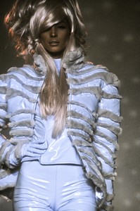 thierry-mugler-fw-1991-4.thumb.jpg.3b31d8876a284018898f46d26104d7a5.jpg