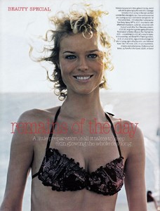 uk_vogue_june_2002_36.thumb.jpg.68b23a5aaac451e7717a13882b412389.jpg