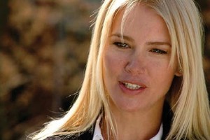 Familias De Hoy Nº1 Mayo 2010 Valeria Mazza f.jpg