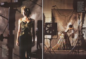 5ac9102285dd8_vogueparismarch1992hautecouturespecial_15.thumb.jpg.c88e973a22d21414d2b7fca5bf89c769.jpg