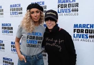 5acafb5818a40_LeonaLewisMarchLivesLosAngelesBKiYloRJePNx.thumb.jpg.4d1489b3b639222a972adcb5d87e3177.jpg