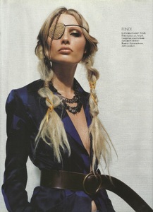 elle russia may 2003 kirsty hume 6.jpg