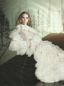 vogue russia 12 2006 doini tabbers 7.jpg