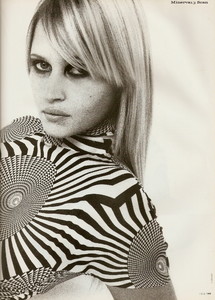 6 oct 2003 elle russia.jpg