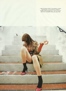 46 oct 2003 elle russia.jpg