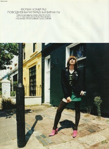 51 oct 2003 elle russia.jpg