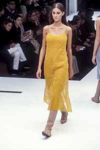 alberta-ferretti-fw-1999-2.thumb.jpg.c2358f7a1d90f34b497a1b42cccfd306.jpg