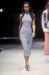 alberta-ferretti-ss-1993-3.thumb.jpg.760e59698d54ddfe7605eda4f9166fff.jpg