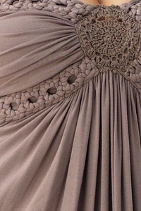 aldonsa_v028-rx_taupe_front-detail_1.jpg