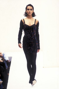 dolce-gabbana-fw-1990-1.thumb.jpg.88f991297b2d27fc16478ad20525f367.jpg