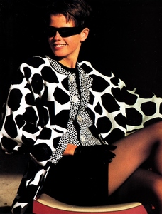 elle_us_march_1988_20.thumb.jpg.8e0fc379968593cc1a13fefb3c6cd7c4.jpg