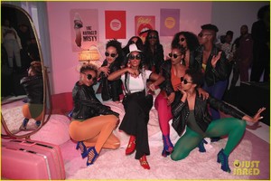 janelle-monae-duets-with-zoe-kravitz-on-screwed-stream-lyrics-download-07.jpg