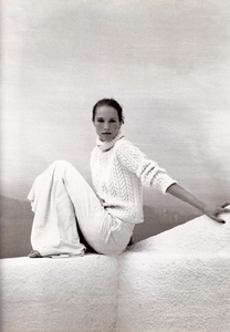 marie_claire_italia_dec_1993_16.thumb.jpg.1720cde8274b07a2ad69336f3362aaf5.jpg