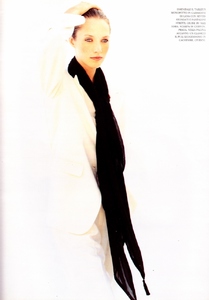 marie_claire_italia_dec_1993_18.thumb.jpg.760a6a80bafa82c107836f8252a65527.jpg
