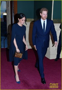 meghan-markle-prince-harry-queen-elizabeth-party-03.jpg