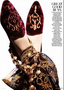 vogue_uk_oct_1989_71.thumb.jpg.81630dc40c1d785d04ceb295178648ab.jpg