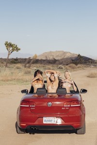 5ae8987ce74df_MeganSamperi-LorenaMedina-EmilyShriner-ChristophervonSteinbach_RoadtoPalmSprings(15).thumb.jpg.564914c489c3ef48bd7b28aaea21efad.jpg