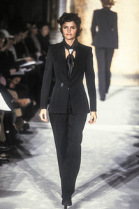 dirk-bikkembergs-fw-1997-8.thumb.jpg.539a0c51c0f6923d5c335fc36326526d.jpg