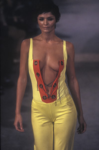 dirk-bikkembergs-ss-1997-13.thumb.jpg.b5714dc6085d9cc26c01a535993878f5.jpg