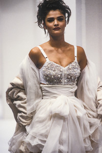 dolce-gabbana-fw-1991-4.thumb.jpg.6195ff8cd15a50cbe9aa34a8f00d711c.jpg