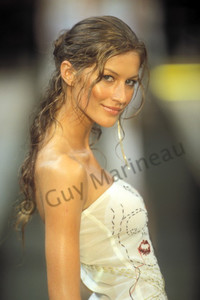 gisele_bunchen_chloe_ws_2000_photo_guy_marineau_010.jpg
