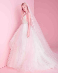 hayley-paige-wedding-dress-spring-2019-04_vert.thumb.jpg.cfd9349e3e7c0ac2fc673a25bcf2ae93.jpg