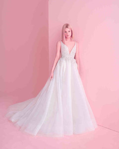 hayley-paige-wedding-dress-spring-2019-08_vert.thumb.jpg.44e05dd39ff44f564181679136fad16a.jpg