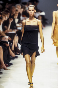 jil-sander-fw-2000-2.thumb.jpg.f5089007f8f507b85131c6589e54cc2f.jpg