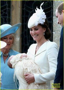 kate-middleton-has-worn-her-royal-wedding-outfit-twice-before-17.jpg