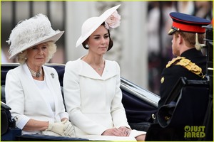 kate-middleton-has-worn-her-royal-wedding-outfit-twice-before-19.jpg