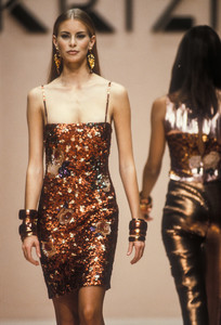 krizia-fw-1992-29.thumb.jpg.9fa23c133e58d7fa972eb6b4f27102c5.jpg