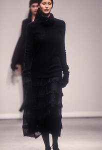 krizia-fw-1993-11.thumb.jpg.03458301887f6127b942b67d18b0811c.jpg