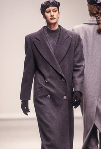 krizia-fw-1993-4.thumb.jpg.044b7fd38b0145776930e795b4a8bf4c.jpg