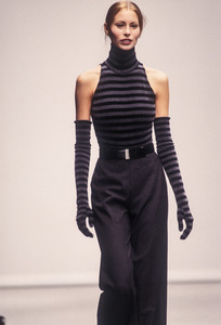 krizia-fw-1993-6.thumb.jpg.23c010c954bcf9b0d3a902b943a56675.jpg