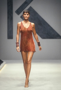 krizia-fw-1994-5.thumb.jpg.58e240b91feb2a7060546e8866c0978e.jpg