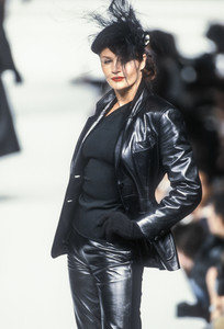 krizia-fw-1995-18.thumb.jpg.62ce9f7d40eafbbb298780aa91ef9dc3.jpg