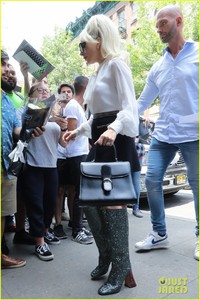 lady-gaga-greets-fans-during-another-day-at-the-studio-22.jpg