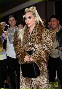 lady-gaga-rocks-fierce-leopard-print-outfit-in-nyc-06.jpg