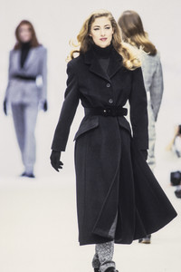 max-mara-fw-1992-9.thumb.jpg.599d41f8f10e5a19e41d7eac18d2ebd3.jpg