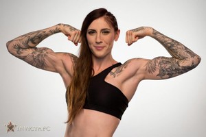 megan-anderson-feathweeight-champ.thumb.jpg.779aba3d8486ec22f8b9df0ac134fe54.jpg