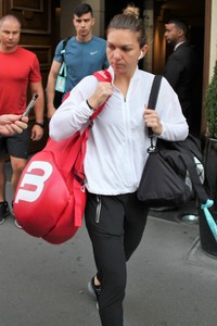 simona-halep-leaving-her-hotel-in-paris-05-28-2018-4.jpg