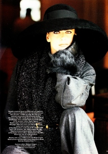 vogue_uk_oct_1989_50.thumb.jpg.d69a1b81ae28739a9353060455b36257.jpg