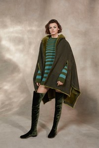 01-Alberta-Ferretti-Pre-Fall-18.thumb.jpg.a4e4475bb6021bb35547c8e581d55fb1.jpg