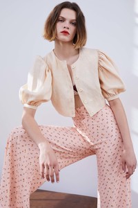 02-jill-stuart-resort-2018-lookbook.thumb.jpg.8b1cc3c18b2c7db72aa7f58b5113255f.jpg