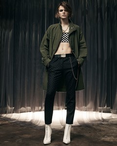 04-Alexander-Wang-Pre-Fall-17.thumb.jpg.b836d1a1dc5e8ecab6d07f6baa24e97b.jpg