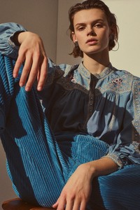 12-Isabel-Marant-Pre-Fall-2018.thumb.jpg.5d4ed50b6c2927e7af2fcbb992babe22.jpg