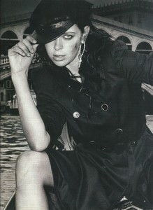 Lofficiel russia october 2002 Griet Troch 9.jpg